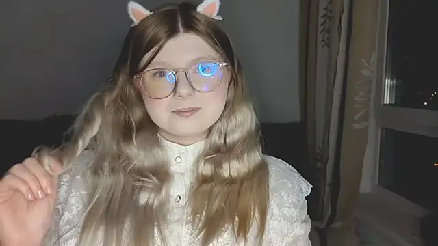 YukiBlush online show from May 12, 2026, 8:04 pm