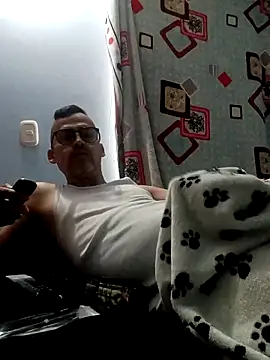 jairo43 online show from May 7, 2026, 1:58 pm