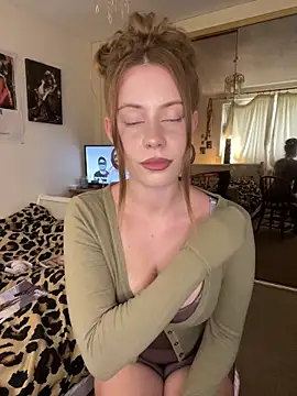 Snapshot of Young_Lizzie chatting on June 17, 2026, 3:22 pm Young Lizzie online show from June 17, 2026, 3:22 pm