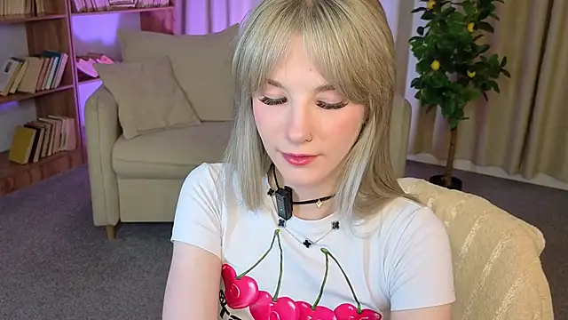 MilliBrownn online show from June 21, 2026, 11:38 am