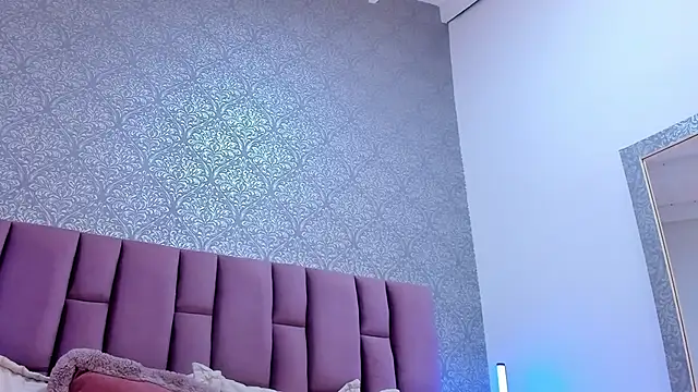 Snapshot of DianaRed_ chatting on July 15, 2026, 8:49 pm DianaRed online show from July 15, 2026, 8:49 pm