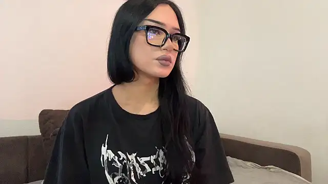 MiaTransDoll online show from June 8, 2026, 6:47 am