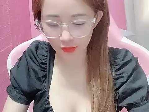 KimOanh345 online show from April 29, 2026, 8:51 am