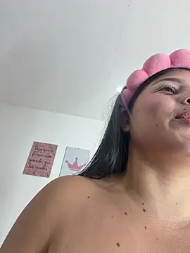Snapshot of Mulan_rousse chatting on July 25, 2026, 8:37 pm Mulan rousse online show from July 25, 2026, 8:37 pm