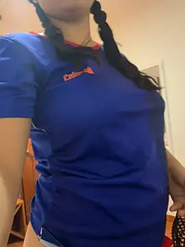 Snapshot of Mulan_rousse chatting on June 18, 2026, 10:15 pm Mulan rousse online show from June 18, 2026, 10:15 pm