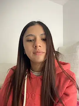 EmilyCxx online show from May 9, 2026, 4:27 am