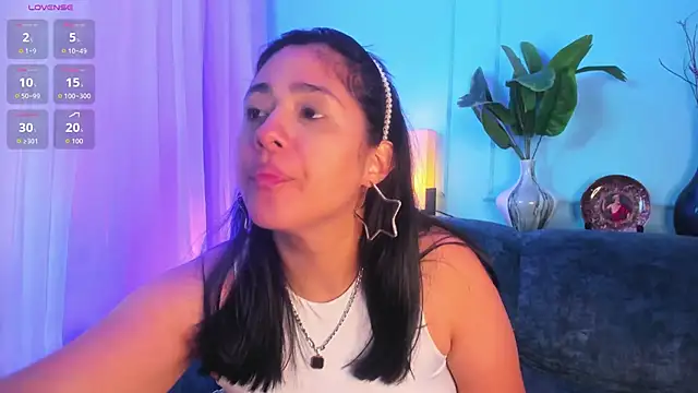Snapshot of Chloethompson_ chatting on May 16, 2026, 2:05 pm Chloethompson online show from May 16, 2026, 2:05 pm