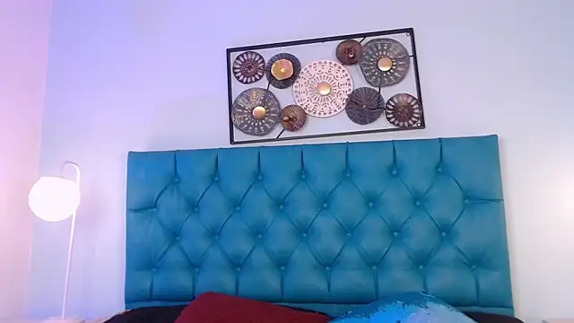 Lilyred  online show from May 8, 2026, 3:21 am