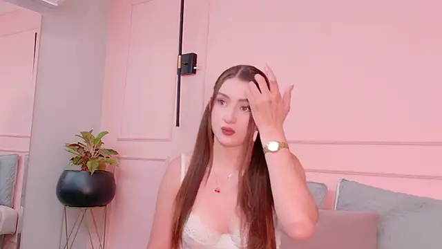 DanielleDNicola online show from July 15, 2026, 1:07 pm