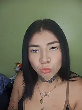 Snapshot of PequenaNena chatting on May 22, 2026, 7:12 pm PequenaNena online show from May 22, 2026, 7:12 pm