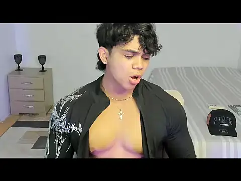 noahprada online show from May 14, 2026, 5:15 am