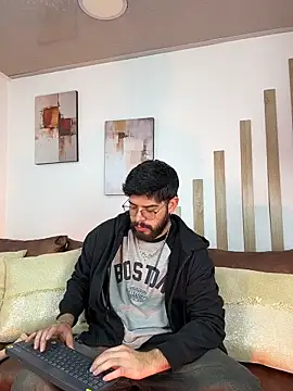 DomBoy  online show from June 6, 2026, 8:03 pm