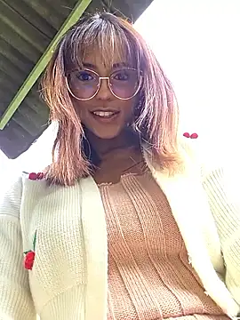 luna latindoll online show from June 5, 2026, 4:45 pm
