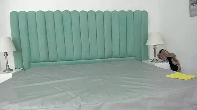 CoralRuiz online show from June 11, 2026, 2:53 am