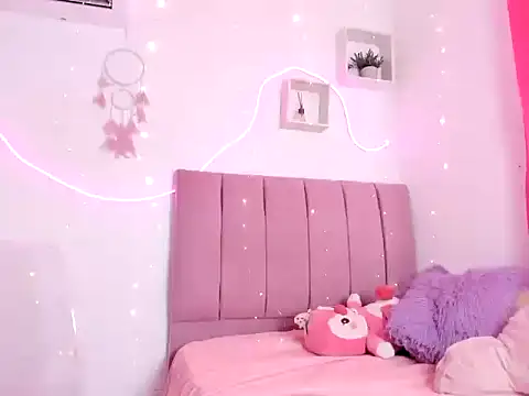 Snapshot of Lilyliv chatting on June 12, 2026, 9:12 pm Lilyliv online show from June 12, 2026, 9:12 pm