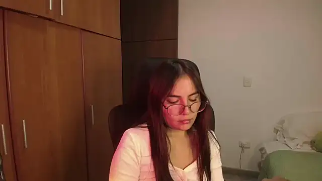 abbyyandmaxx online show from May 20, 2026, 4:42 am