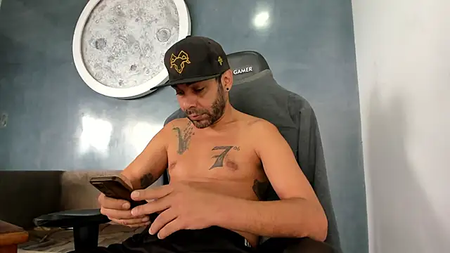 kevin collins76 online show from April 30, 2026, 4:47 pm