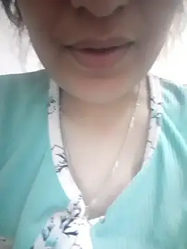 WonderfulWomen00 online show from May 7, 2026, 3:37 pm