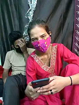Snapshot of VelvetVibe_75 chatting on June 13, 2026, 4:27 pm VelvetVibe 75 online show from June 13, 2026, 4:27 pm