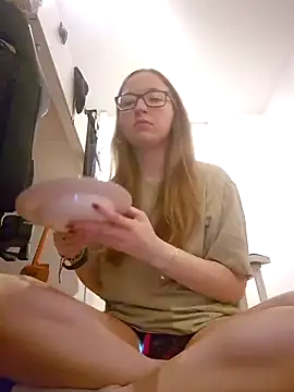 Freaky-Doll online show from June 22, 2026, 9:34 pm