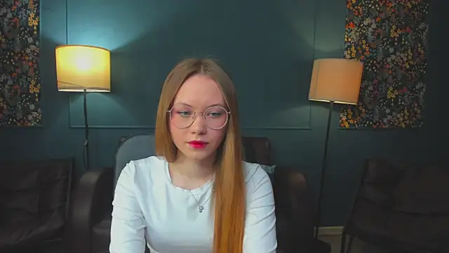 FloraLarsson online show from May 17, 2026, 10:04 am