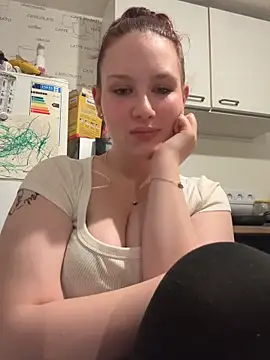 CuteBeaX online show from May 23, 2026, 7:13 pm