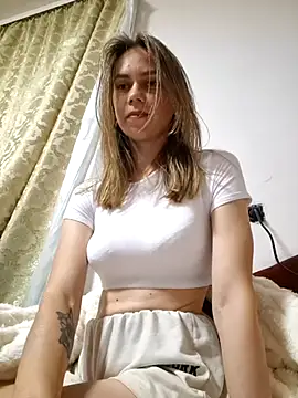 Lisahoppii online show from May 21, 2026, 6:05 pm