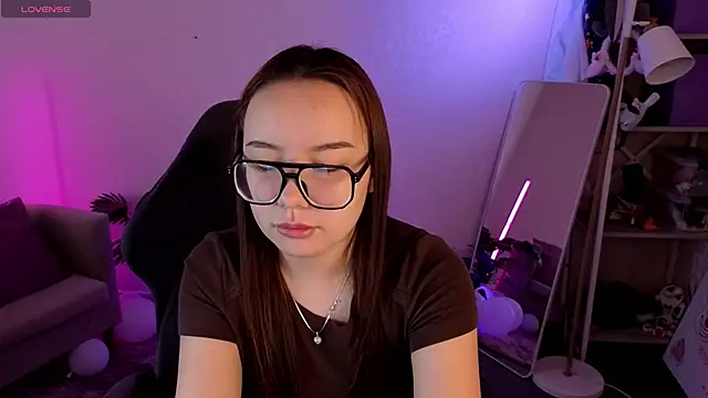 Eva Cutties online show from May 17, 2026, 9:20 am