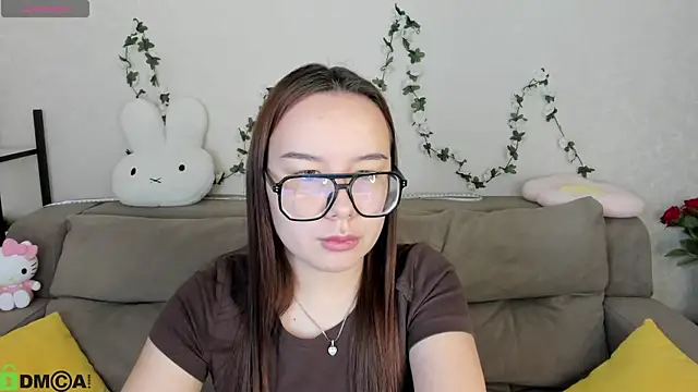 Eva Cutties online show from May 19, 2026, 9:27 am