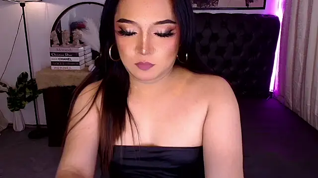 Snapshot of Sensual_Ekang chatting on July 1, 2026, 8:09 pm Sensual Ekang online show from July 1, 2026, 8:09 pm