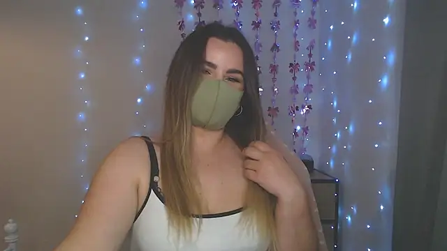 MillaVelvet online show from May 6, 2026, 11:58 am