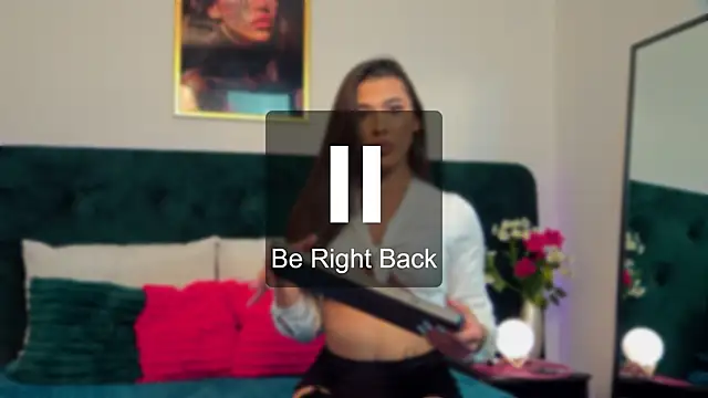 Snapshot of MyaMuuse chatting on June 2, 2026, 7:36 pm MyaMuuse online show from June 2, 2026, 7:36 pm