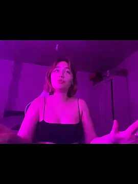 Snapshot of SuzieAllen chatting on May 5, 2026, 5:16 pm SuzieAllen online show from May 5, 2026, 5:16 pm