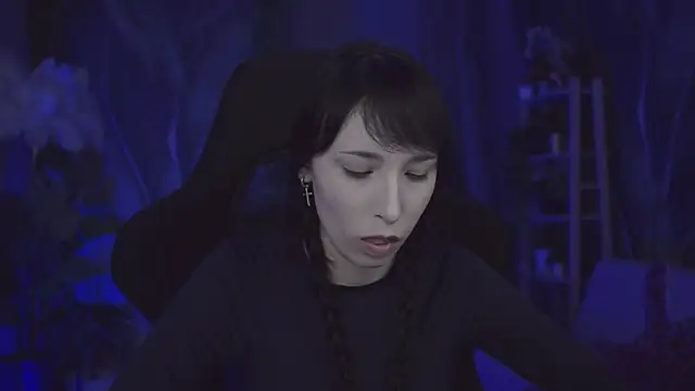 Snapshot of SeraphineSparda chatting on July 18, 2026, 12:14 pm SeraphineSparda online show from July 18, 2026, 12:14 pm