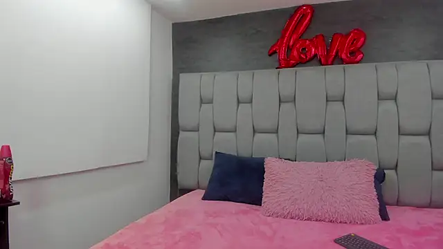 Amber-Hornny- online show from May 6, 2026, 12:53 pm