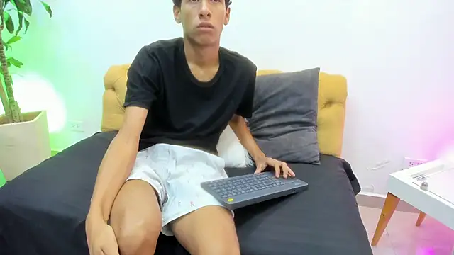 Snapshot of Zane_Belville chatting on June 10, 2026, 11:44 am Zane Belville online show from June 10, 2026, 11:44 am
