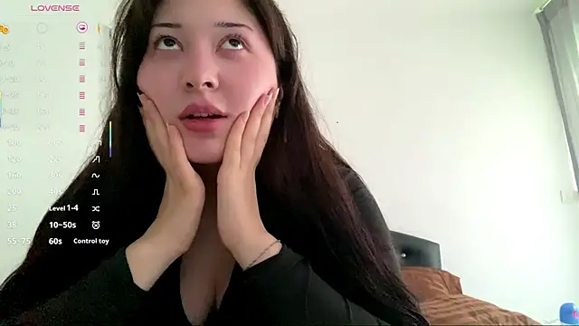 Snapshot of Sonata_Asky chatting on July 5, 2026, 6:09 am Sonata Asky online show from July 5, 2026, 6:09 am