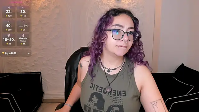 Snapshot of LoiseHarper chatting on June 16, 2026, 4:12 am LoiseHarper online show from June 16, 2026, 4:12 am