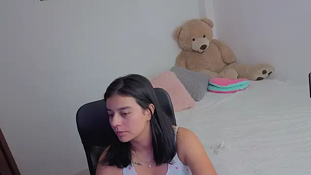 valerihouse  online show from August 6, 2026, 2:17 am