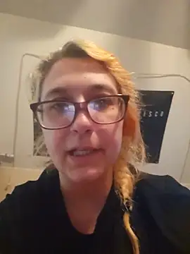 Thatonebinch online show from May 9, 2026, 8:01 pm