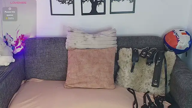 Angelabrowm online show from June 24, 2026, 2:32 am