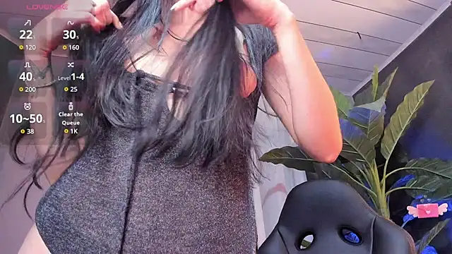 Aili queen online show from June 2, 2026, 12:16 pm