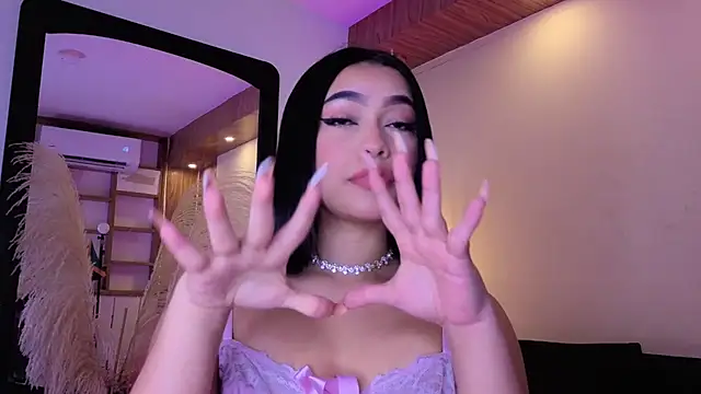 Chloe monroee online show from June 26, 2026, 3:23 am