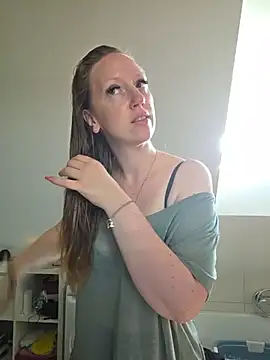 Snapshot of SweetGermanAlina chatting on July 12, 2026, 10:16 am SweetGermanAlina online show from July 12, 2026, 10:16 am