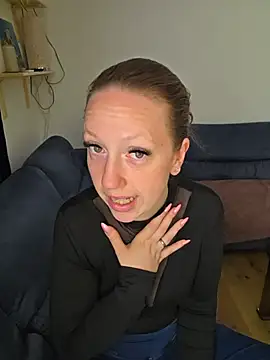 Snapshot of SweetGermanAlina chatting on May 20, 2026, 11:51 am SweetGermanAlina online show from May 20, 2026, 11:51 am
