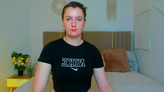 Cutie blushh online show from June 16, 2026, 6:35 am