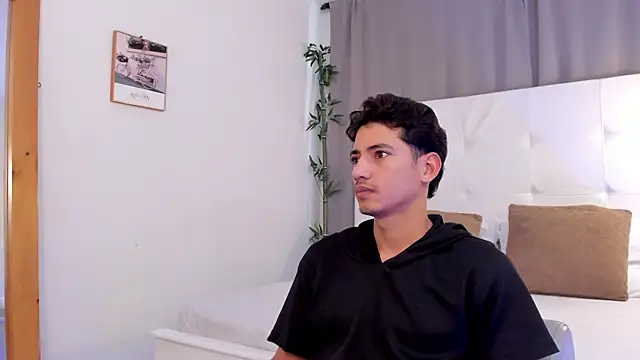 Alejo-and-Thiago online show from July 9, 2026, 12:15 pm