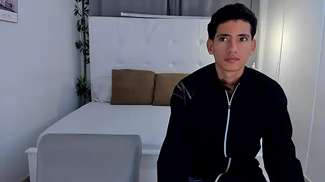 Alejo-and-Thiago online show from June 9, 2026, 12:28 pm