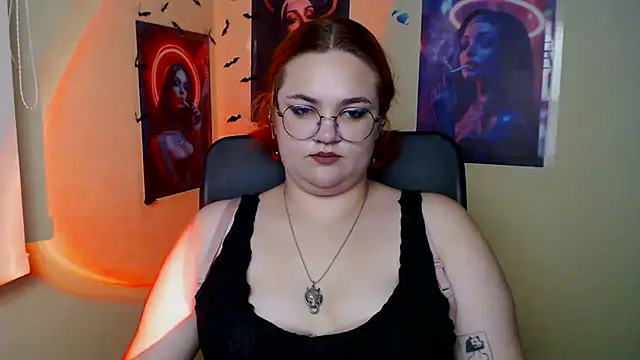 RinaRiii online show from July 28, 2026, 2:13 pm