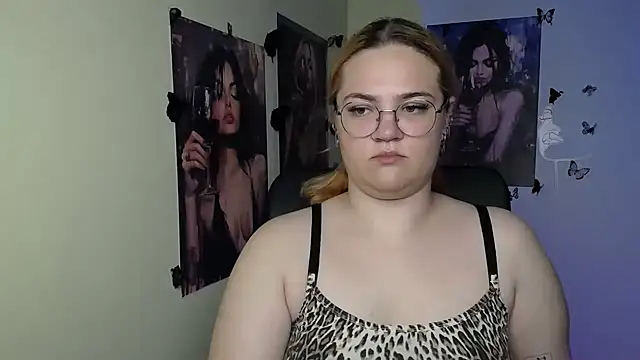 Snapshot of RinaRiii chatting on June 11, 2026, 6:05 pm RinaRiii online show from June 11, 2026, 6:05 pm